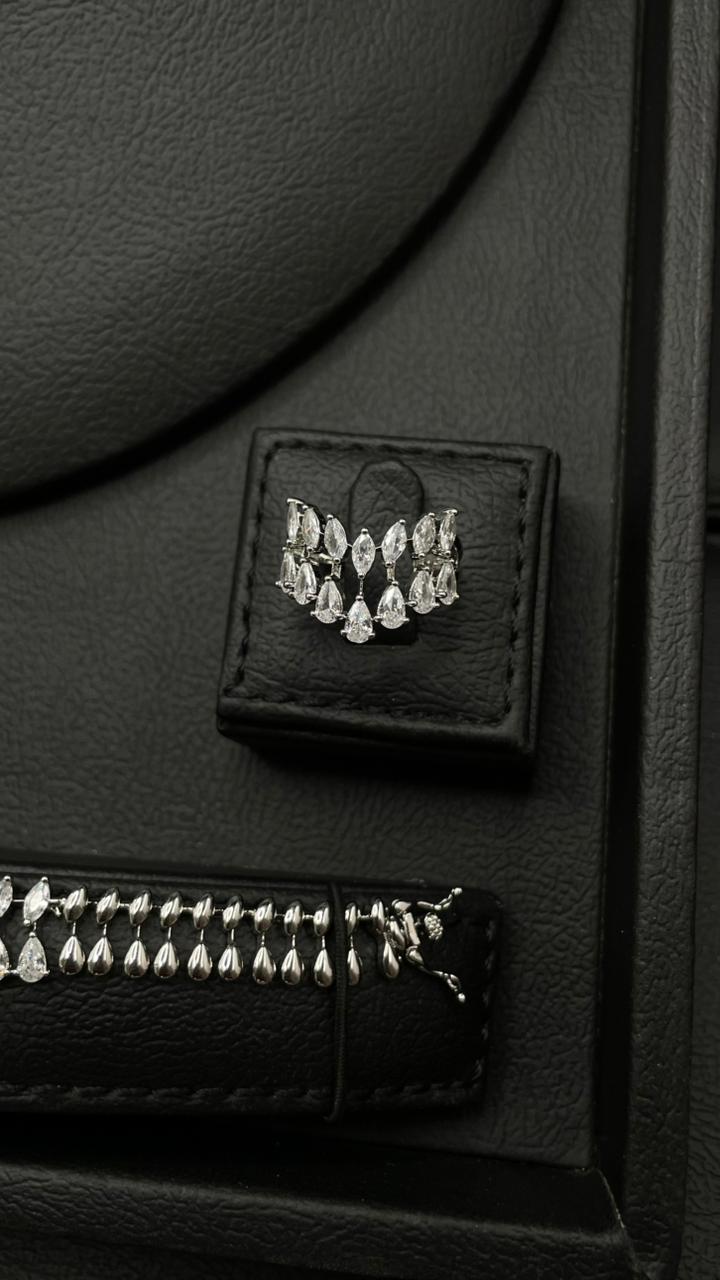 Elegant Modern Zircon Set