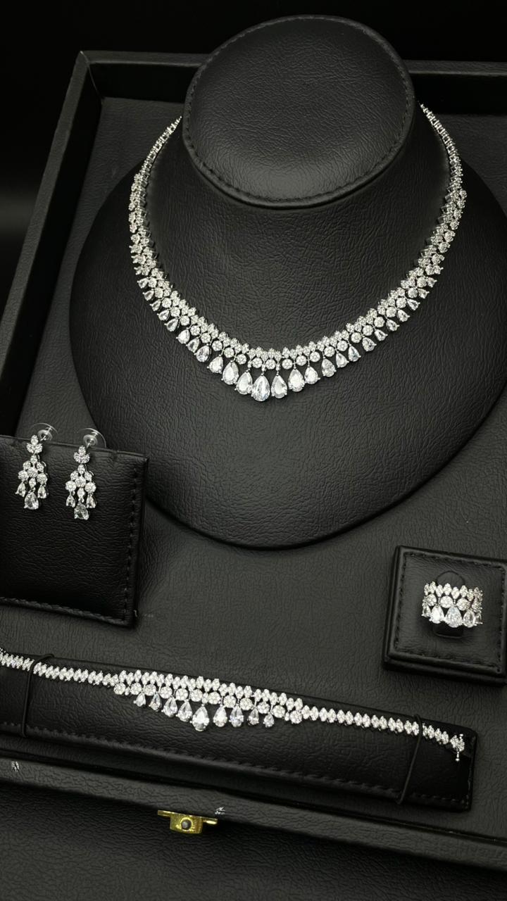 Majestic Glow Jewelry Set