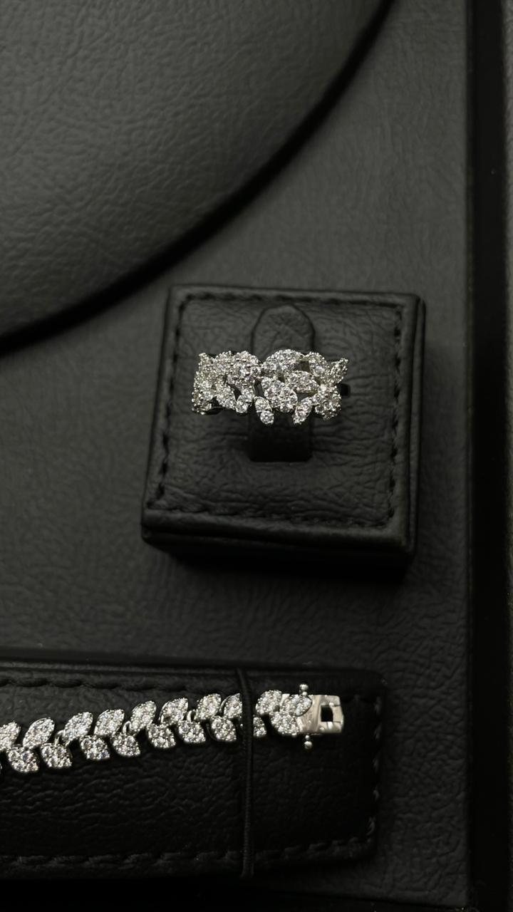 Elegant Rhodium-Plated Zircon Jewelry Set