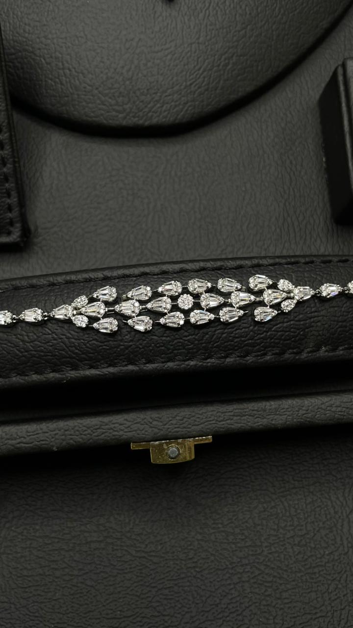 Luxury Rhodium-Plated Zircon Jewelry Set