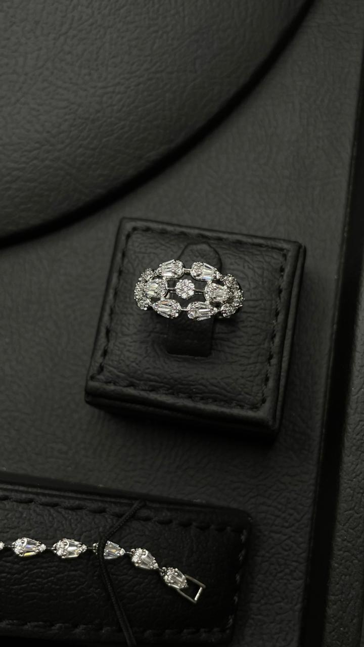 Luxury Rhodium-Plated Zircon Jewelry Set