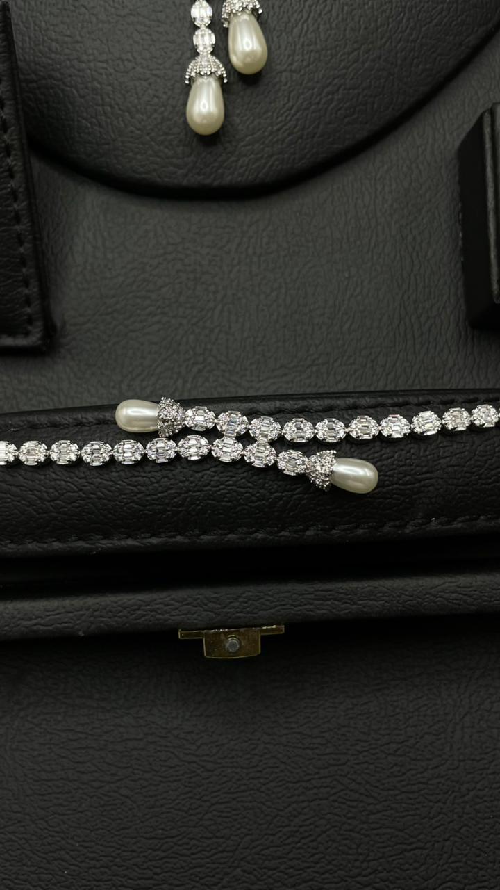 Elegant Zircon Pearl Set
