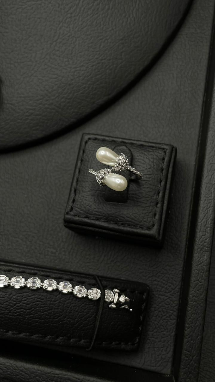 Elegant Zircon Pearl Set