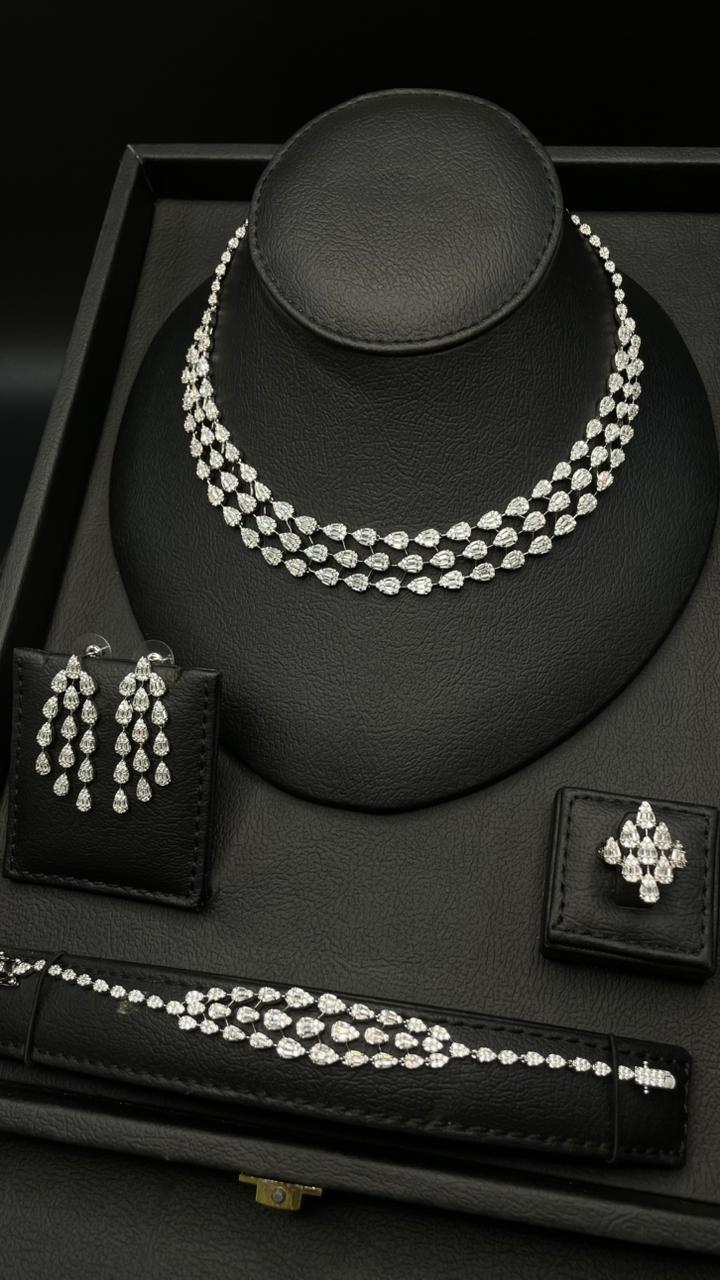 Exclusive Luxury Zircon Set