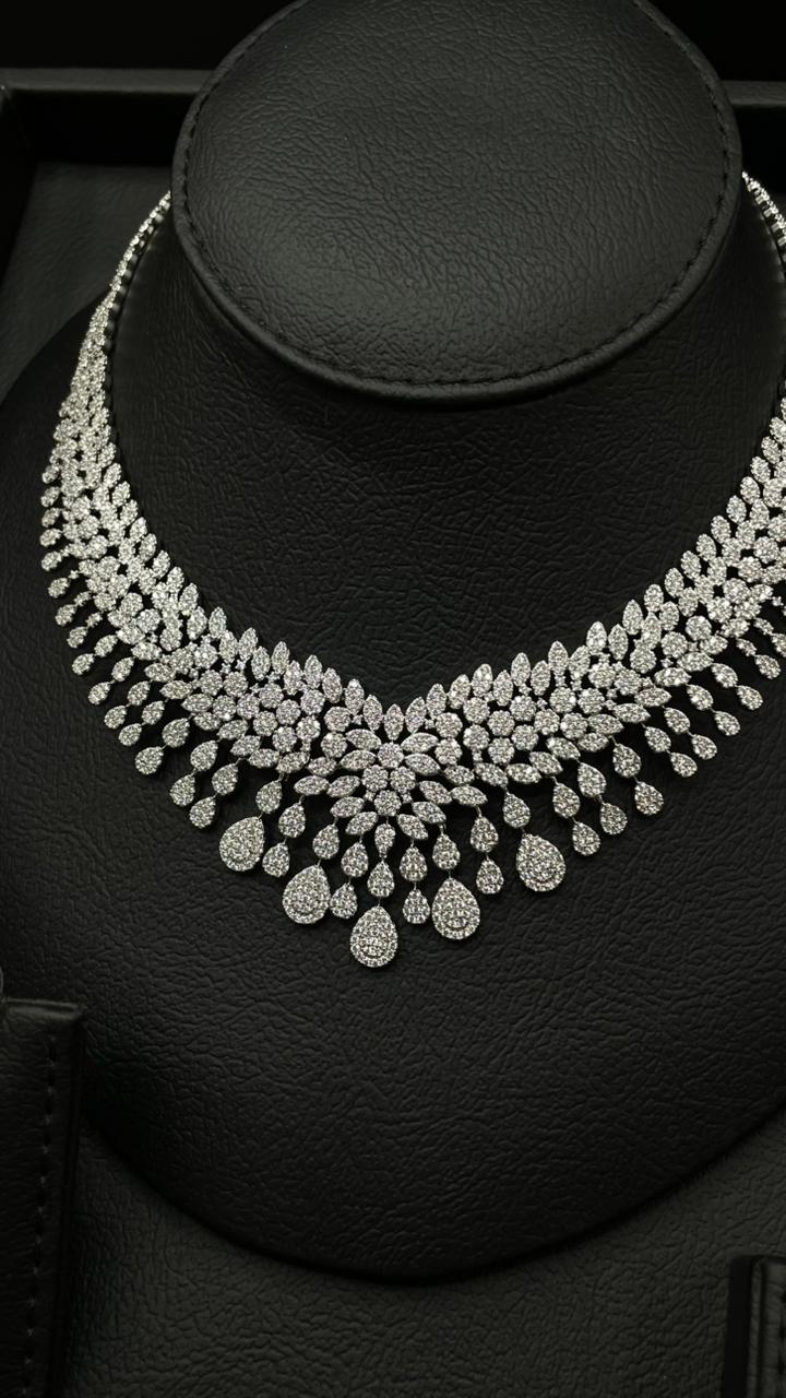 Luxurious Bridal Zircon Jewelry Set – Royal Elegant Design