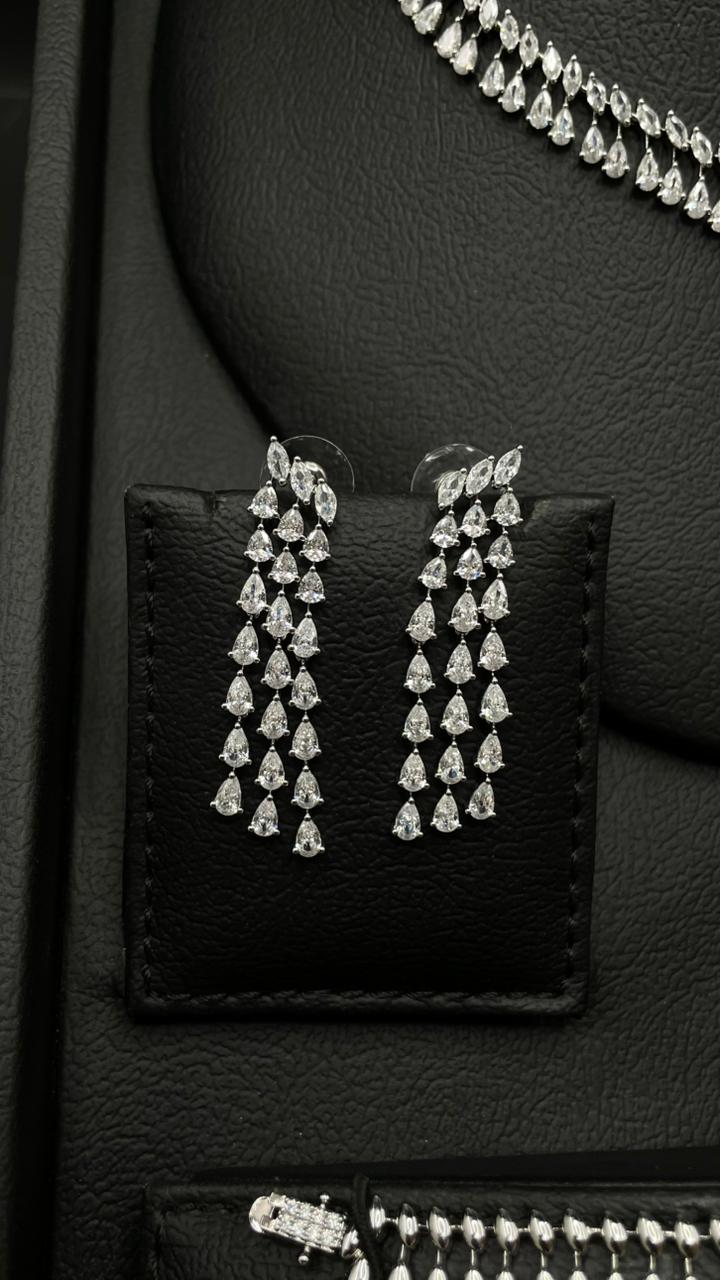Elegant Modern Zircon Set