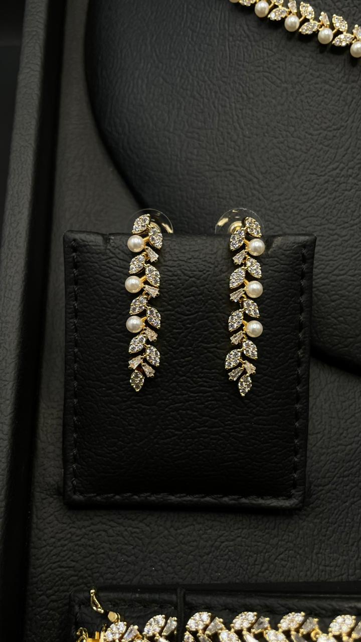 Elegant Gold Zircon & Pearl Set