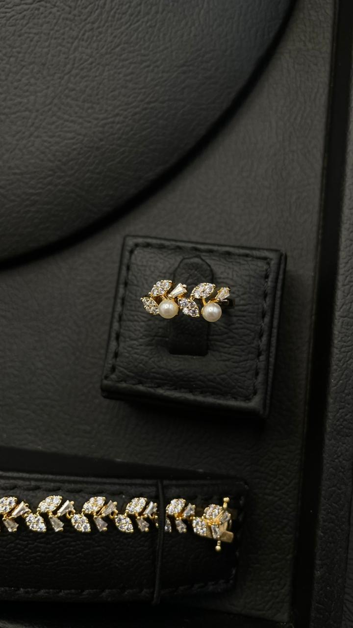 Elegant Gold Zircon & Pearl Set
