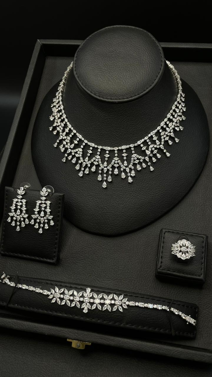 Luxury Rhodium-Plated Zircon Jewelry Set