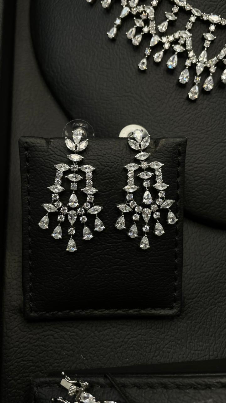 Luxury Rhodium-Plated Zircon Jewelry Set