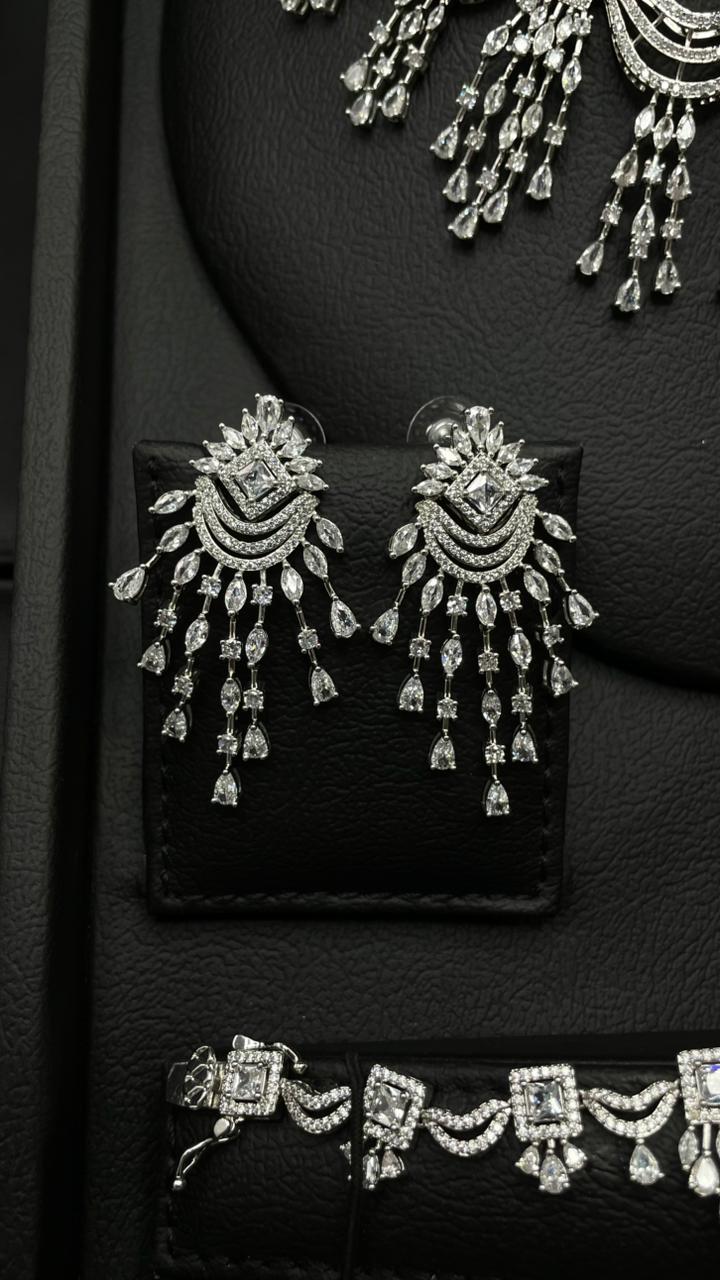 Luxury Rhodium-Plated Zircon Jewelry Set