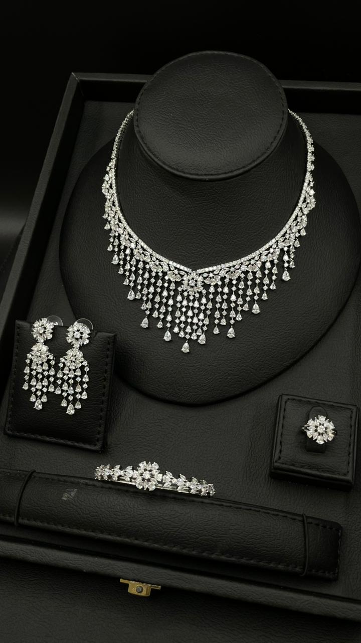 Luxury Rhodium-Plated Zircon Jewelry Set