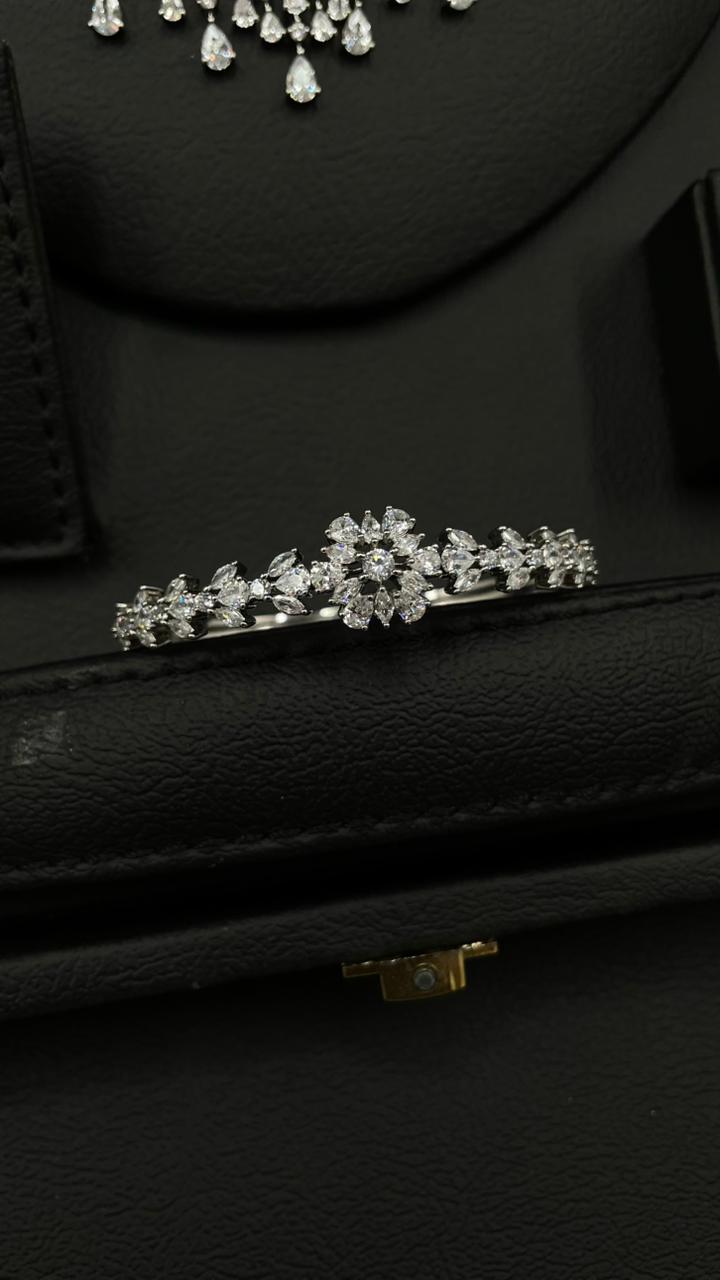 Luxury Rhodium-Plated Zircon Jewelry Set